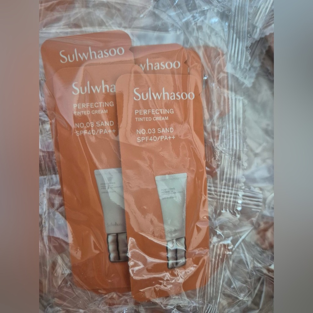 Sulwhasoo Perfecting Tinted Cream SPF40/PA++ 35mL. NO. 03 SAND 1ml x 36 pcs